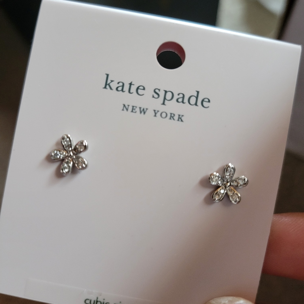 NEW kate spade gardenia stud earrings